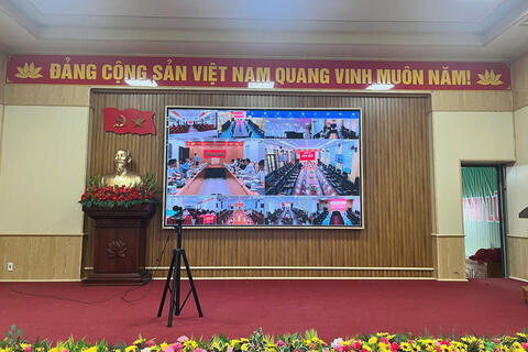 XÃ THU LŨM THAM DỰ HỘI NGHỊ TRỰC TUYẾN VỀ KHÁM SỨC KHỎE ĐỊNH KỲ, KHÁM SÀNG LỌC MIỄN PHÍ CHO NHÂN DÂN