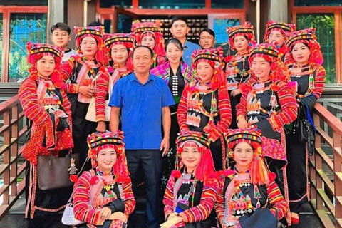 THU LŨM GIAO LƯU, QUẢNG BÁ BẢN SẮC VĂN HÓA DÂN TỘC HÀ NHÌ TẠI TẾT ĐỘC LẬP XÃ THAN UYÊN