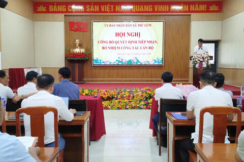 Hội nghị tổ chức hội nghị công bố quyết định, tiếp nhận, bổ nhiệm cán bộ