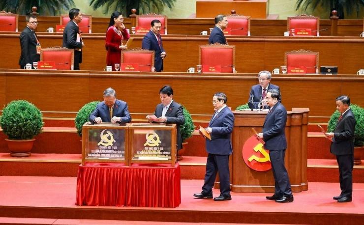 Sáng nay Hội nghị Trung ương lần thứ Nhất khóa XIV bầu Bộ Chính trị, Tổng Bí thư - 1