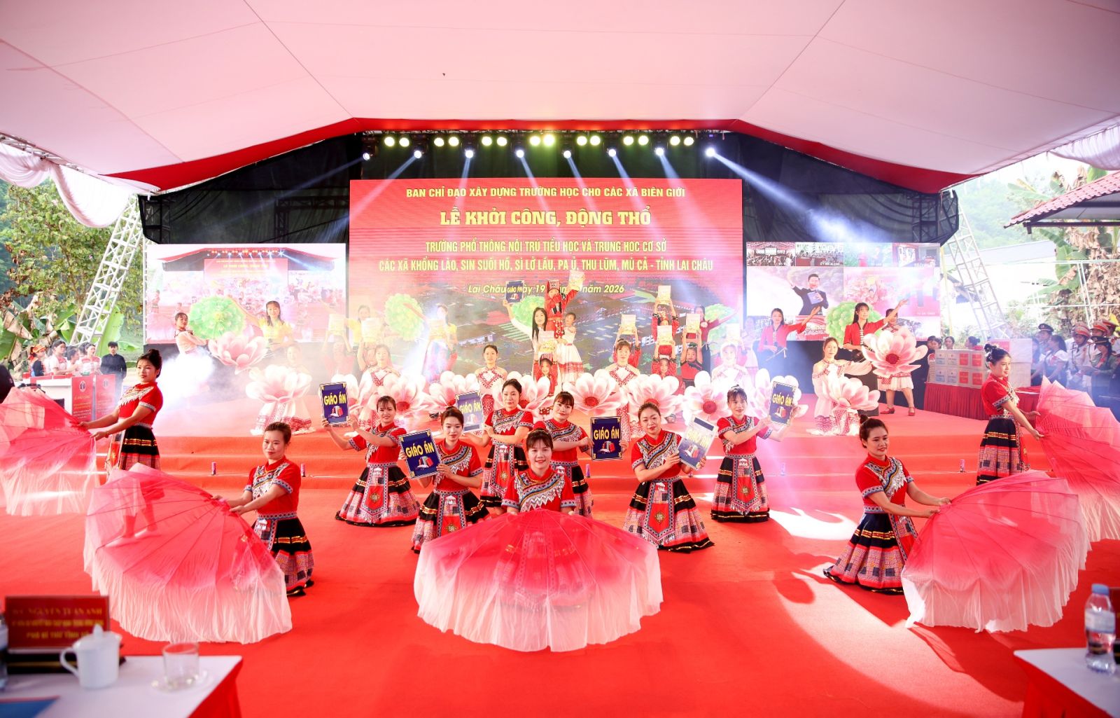 https://xathulum.laichau.gov.vn/upload/105515/fck/kh%E1%BB%9Fi%20c%C3%B4ng%202.jpg